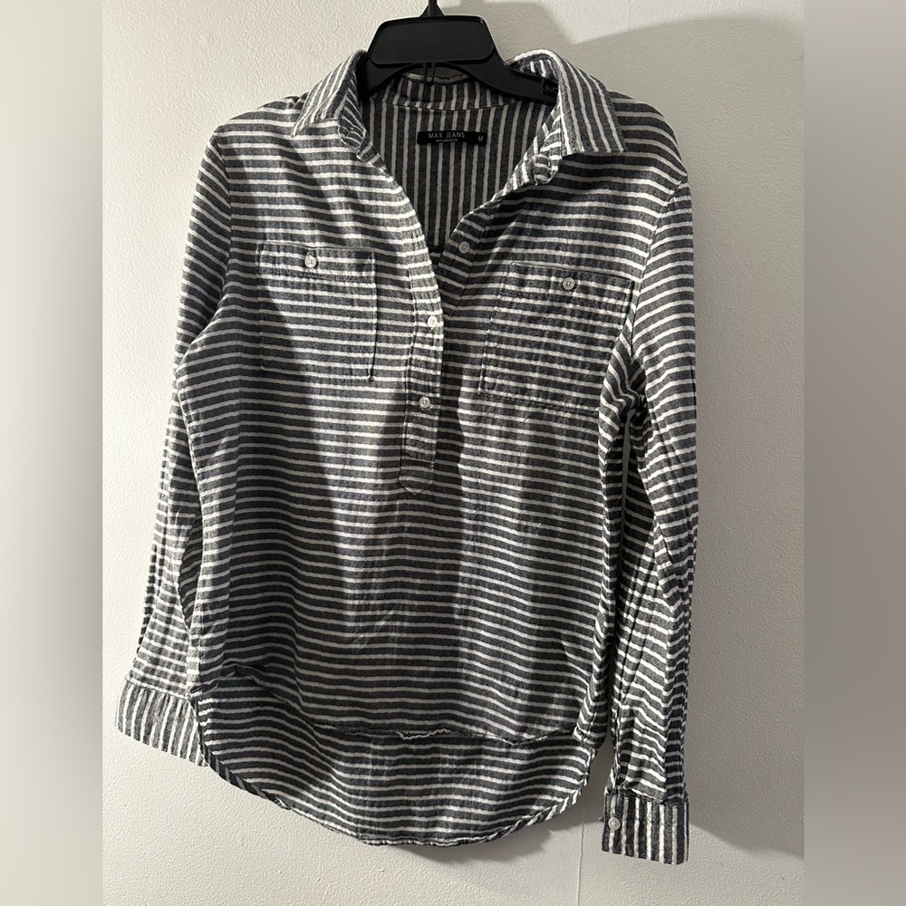 Black and White Striped Long Sleeve Shirt
Size Medium perfect condition
